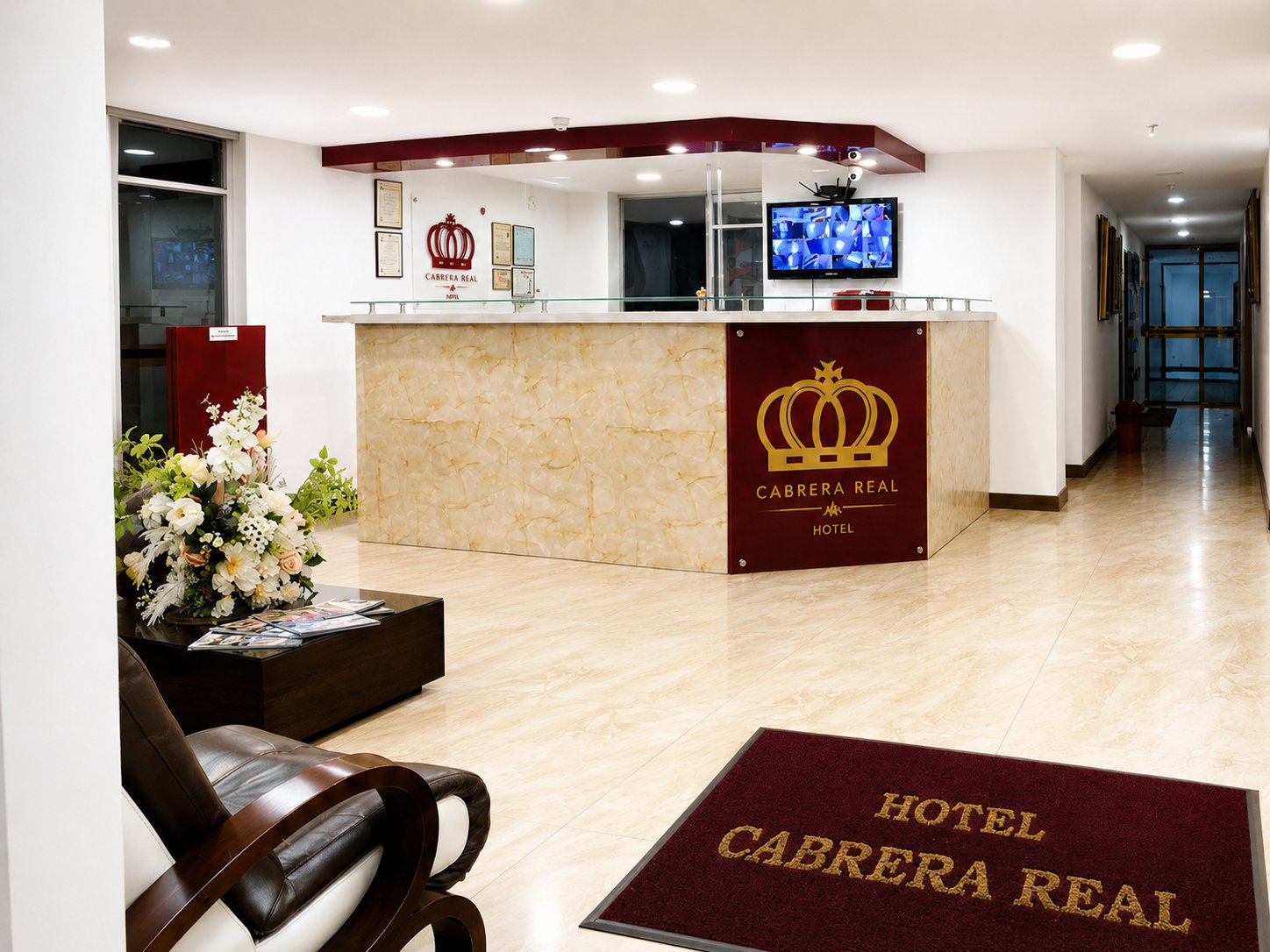 Lobby y recepción del Hotel Cabrera Real